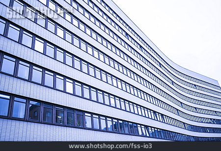 
                Bürogebäude, Fassade, Fensterreihe                   