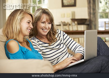 
                Mutter, Tochter, Online                   