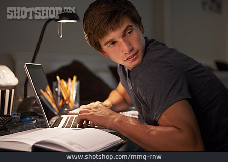 
                Teenager, Laptop, Recherche                   