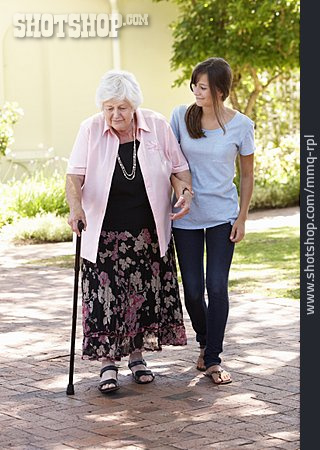 
                Großmutter, Seniorin, Pflege & Fürsorge, Altenpflegerin                   
