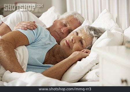 
                Seniorin, Nachdenklich, Schlaflos, Seniorenpaar                   