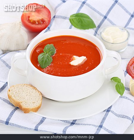 
                Italienische Küche, Tomatensuppe                   