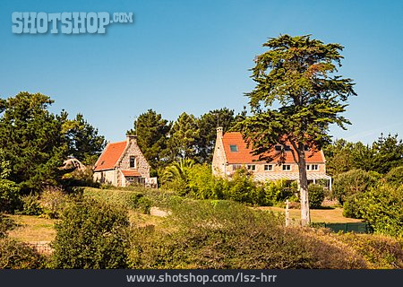 
                Häuser, Bretagne, Frankreich                   