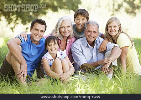 
                Generationen, Familienausflug, Familienportrait                   