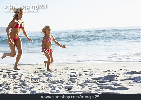 
                Mother, Daughter, Beach Holiday                   