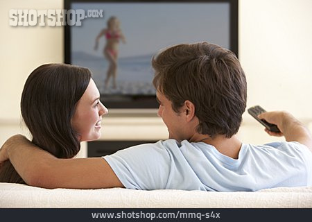 
                Paar, Häusliches Leben, Fernsehen                   