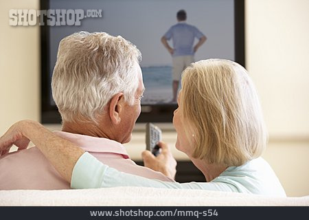 
                Fernsehen, Seniorenpaar                   