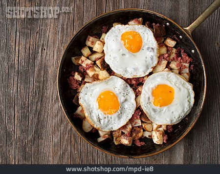 
                Frühstück, Spiegelei, Bratkartoffeln, Pfannengericht                   