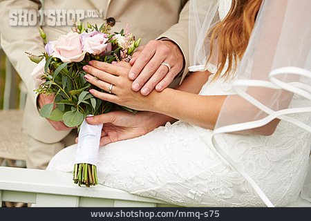 
                Brautstrauß, Hochzeitspaar                   