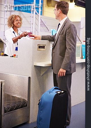 
                Geschäftsmann, Flughafen, Gepäck, Check-in                   