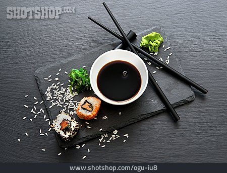 
                Sushi, Vorspeise, Sojasauce, Japanische Küche                   