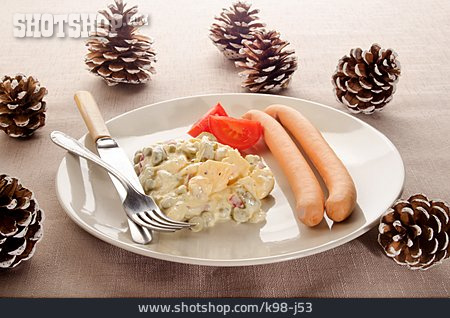 
                Kartoffelsalat, Wiener Würstchen, Weihnachtsessen                   