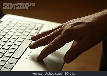 
                Laptop, Touchpad                   