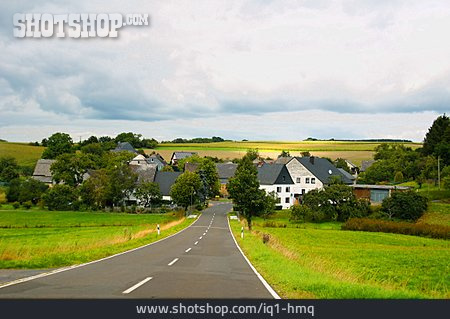 
                Dorf, Thalkleinich                   