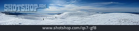 
                Schneelandschaft, Skigebiet, Pyrenäen                   