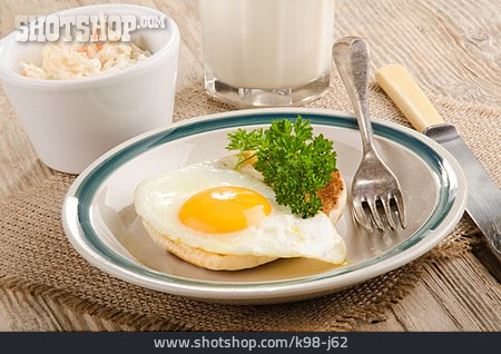 
                Frühstück, Spiegelei, Coleslaw                   