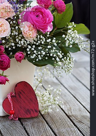 
                Herz, Blumenstrauß, Valentinstag                   