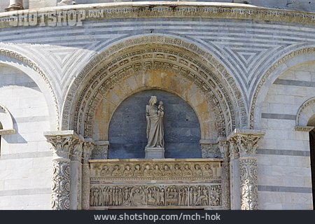 
                Baptisterium, Dom Zu Pisa                   