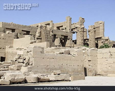 
                Tempel Von Karnak                   