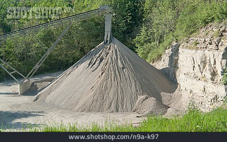 
                Tagebau, Kiesgrube                   