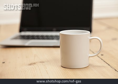 
                Kaffeepause, Laptop, Kaffeetasse                   