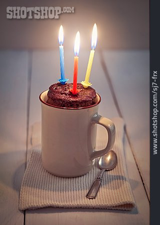 
                Geburtstag, Geburtstagskuchen, Tassenkuchen                   