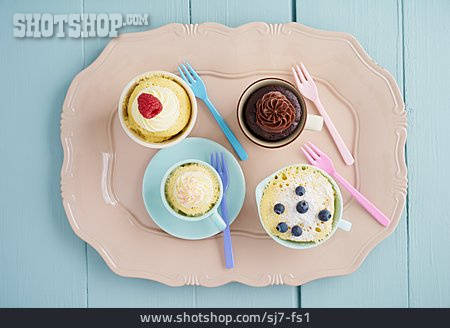 
                Dessert, Küchlein, Tassenkuchen                   