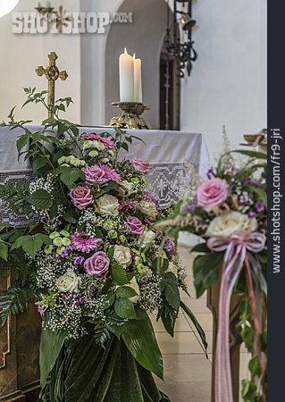 
                Hochzeit, Blumendekoration, Kirchlich                   