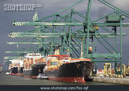 
                Containerschiff, Containerterminal, Antwerpen                   