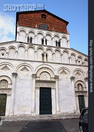 
                Lucca, Santa Maria Forisportam                   