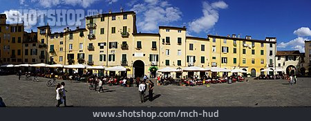 
                Platz, Lucca, Piazza Dell' Anfiteatro                   