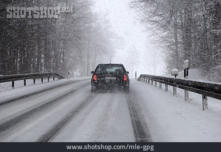 
                Winter, Schneechaos, Straßenverhältnisse                   