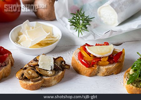 
                Vegetarisch, Italienische Küche, Antipasti, Bruschetta                   