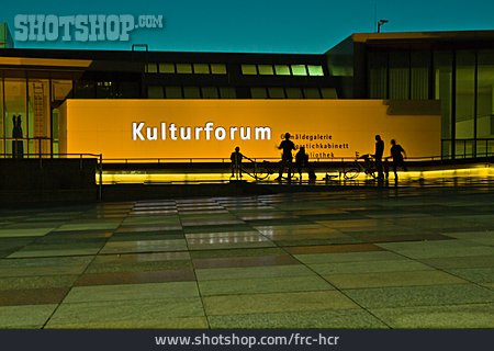 
                Nacht, Stadtleben, Berlin, Kulturforum                   