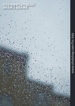 
                Regentropfen, Fensterscheibe, Regenwetter                   