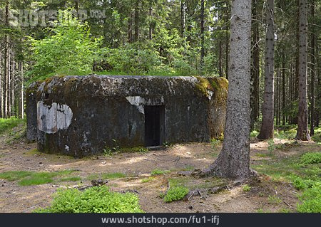 
                Bunker                   