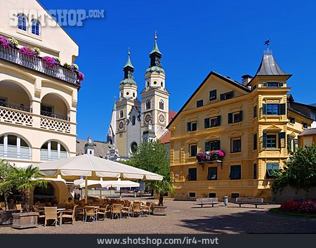 
                Brixen, Domplatz                   