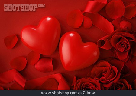 
                Liebe, Herz, Rosenblüten                   