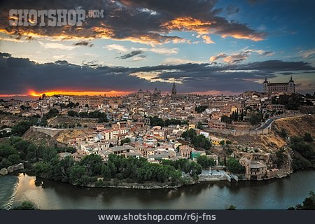 
                Toledo                   