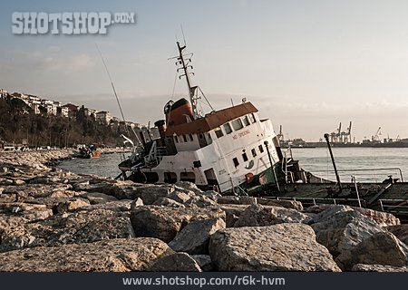 
                Schiffswrack, Istanbul                   