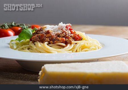 
                Mahlzeit, Parmesan, Spaghetti Bolognese                   