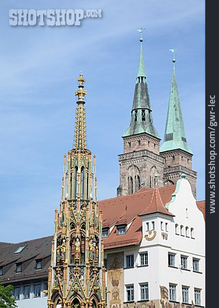 
                Nürnberg, Schöner Brunnen, Sebalduskirche                   