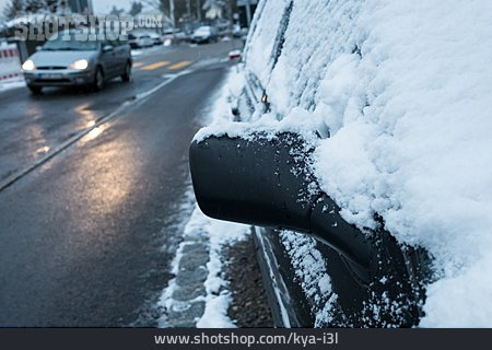 
                Winter, Verschneit, Straßenverkehr                   