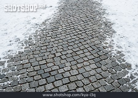 
                Bürgersteig, Winterlich                   