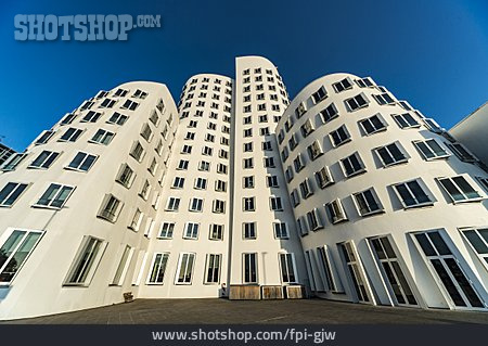 
                Bürogebäude, Medienhafen, Gehryhaus                   