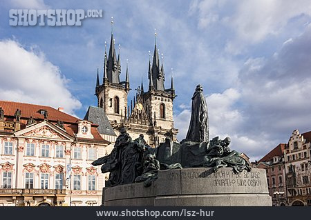 
                Marktplatz, Prag, Teynkirche                   