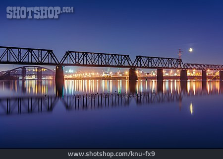 
                Brücke, Kiew, Petriwskyj-brücke                   