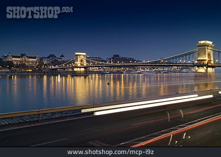 
                Donau, Budapest, Donaubrücke                   