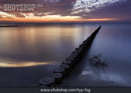 
                Dämmerung, Sonnenuntergang, Ostsee                   