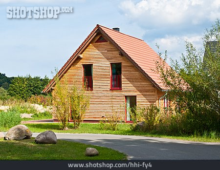 
                Holzhaus, Immobilie, Ferienhaus                   